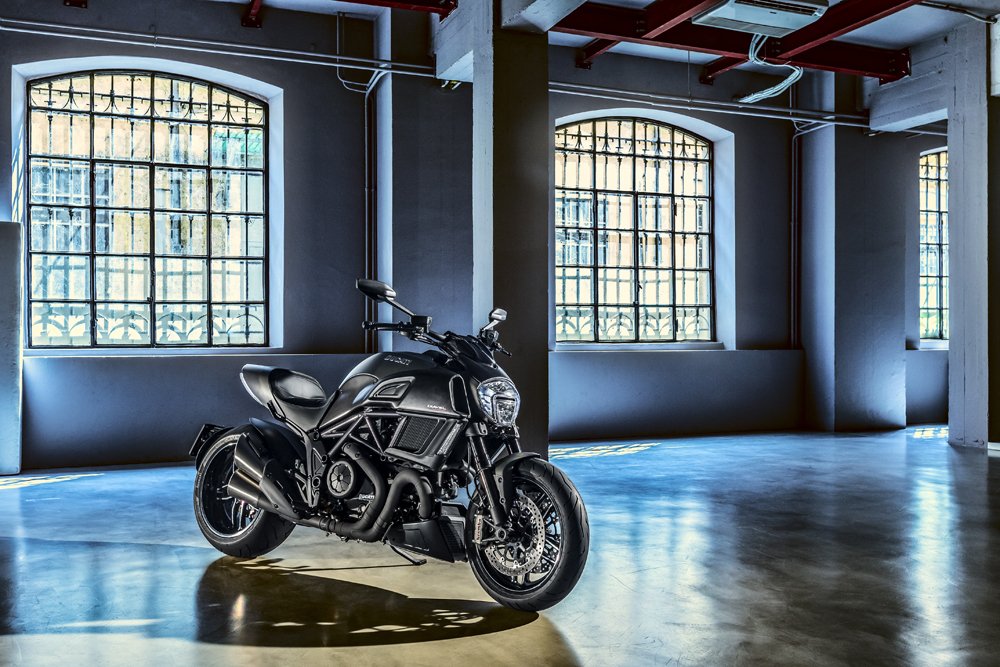 1-34 Diavel Carbon MY16