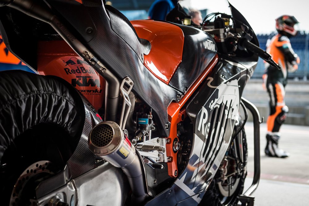 129898_Alex Hofmann KTM RC16 Spielberg 2015