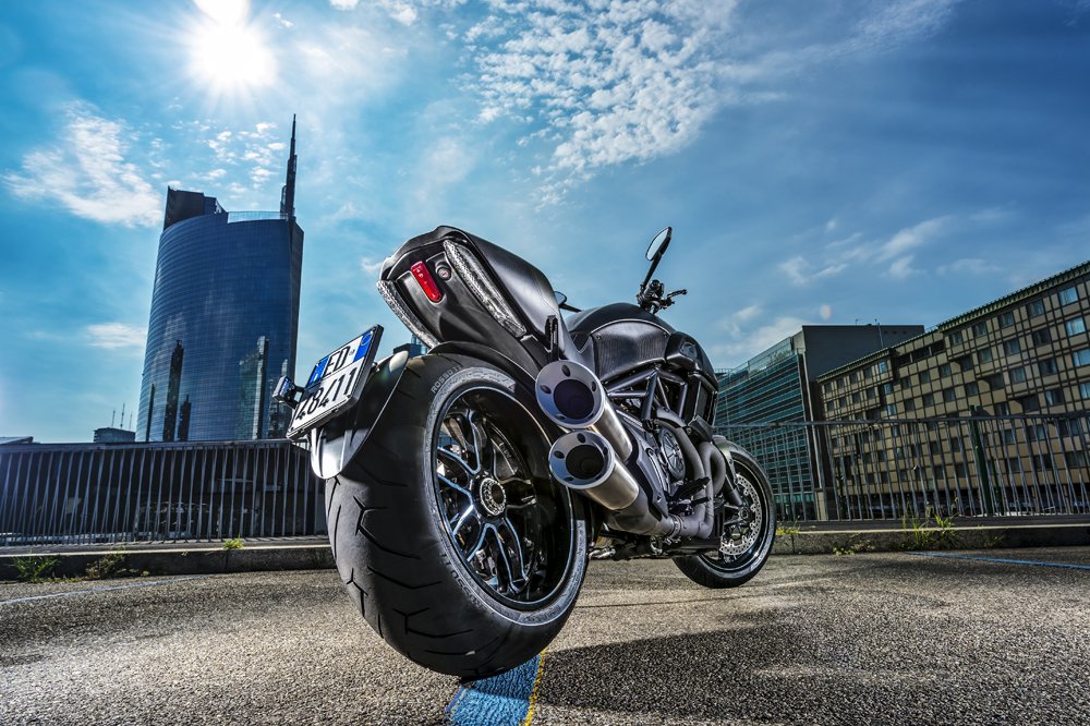 2-22 Diavel Carbon MY16