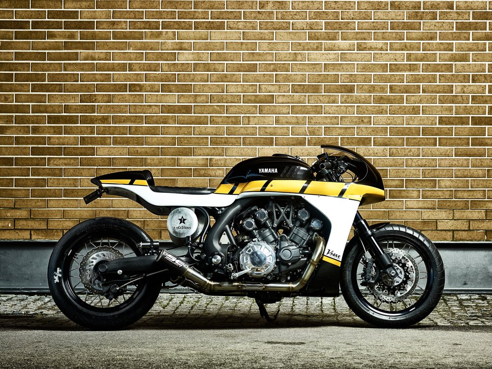 2016_YAM_VMAXGASOLINE_EU_CUSTOM_STA_001