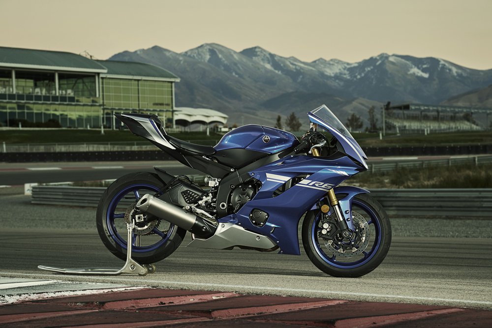 2017_yam_yzf600r6_eu_dpbmcrb_sta_003