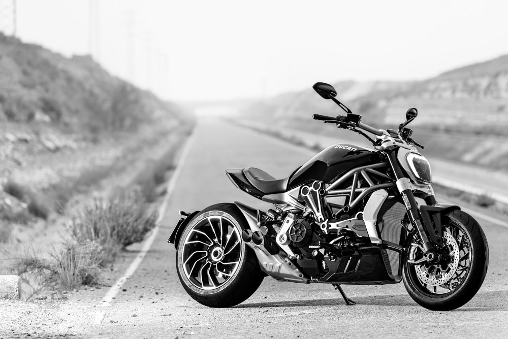 38-27 XDIAVEL S