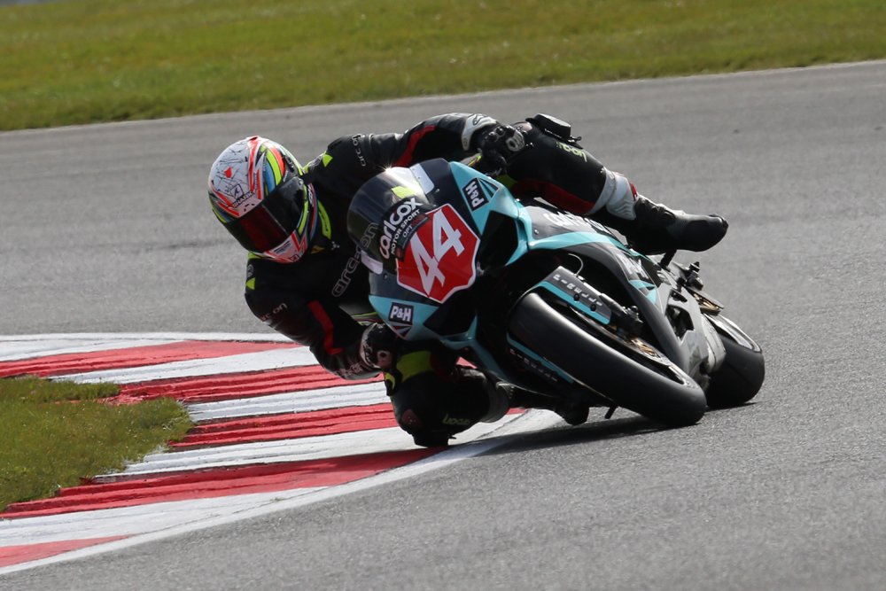 R01 Silverstone Fagan 07-04-16 002